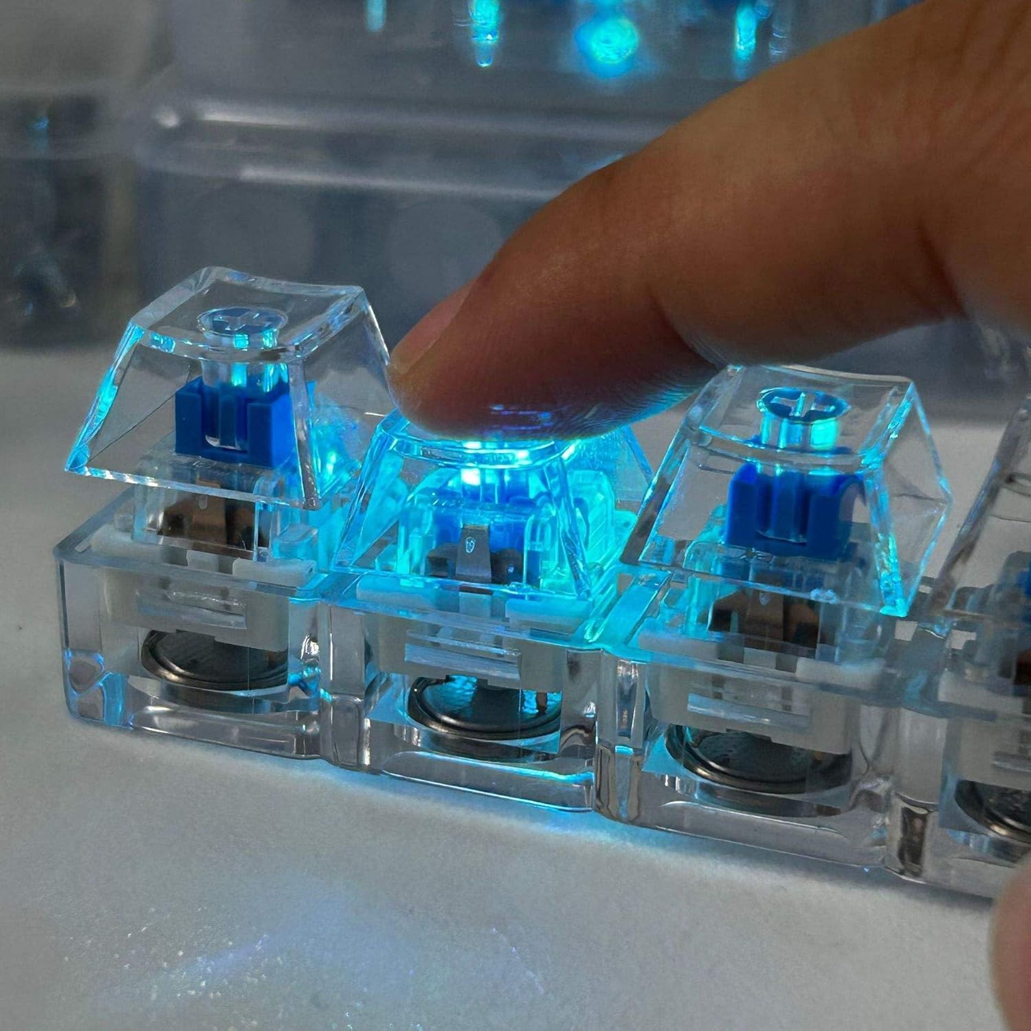 4-Key LED Mechanical Switch Fidget Keychain, Clicker Stress Relief Toy, Perfect Gift For Programmers Gamers Office Workers