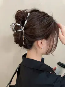 Large Metal Hair Clip for Women, Perfect for Various Hairstyles, Durable and Fashionable Hair Accessory, Elegant Design, All Seasons