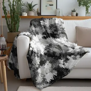 Black and White Camouflage Pattern Flannel Blanket, 1 Count Soft Comfortable Warm Napping Throw Blanket, Cool Bedroom Bedding Blankets for Home Office Travel Camping