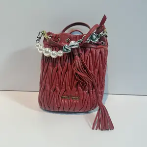 Pre-owned miu miu lambskin Crossbody Bags Matelassé Leather Bucket Bag MM2JX
