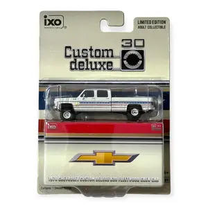 IXO Model 1:64 1976 Chevrolet Custom Deluxe K30 Fleetwood Crew Cab 250th Anniversary Edition - Hot Wheels Alternative