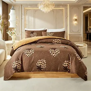 Style Coffee Color Leopard Print Strawberry Duvet Cover Set, Smooth Zipper and Corner Tie Design, Soft Fabric, Vintage and Cute, Bedroom Decor