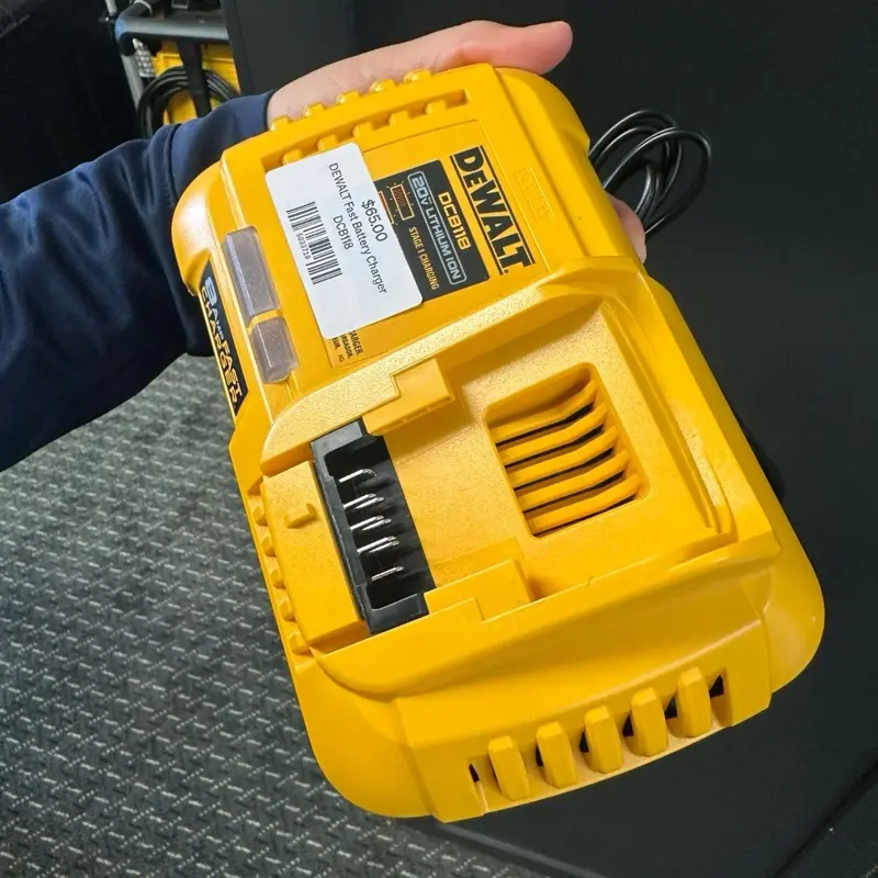Dewalt Fast charger DCB118