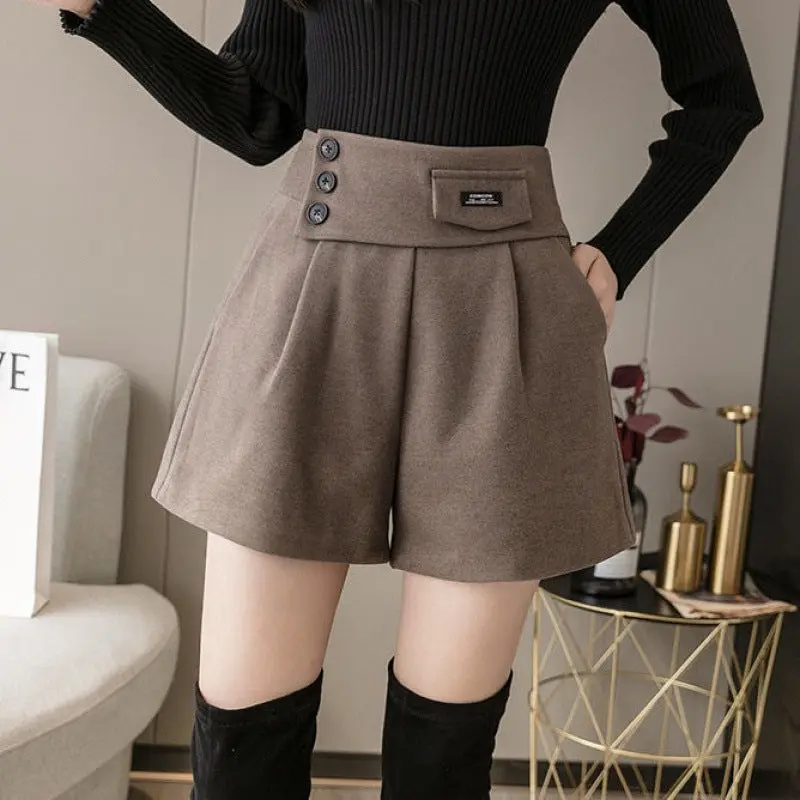 Women's Casual Thick Wool Shorts, Chic Cropped Style, Patchwork Design, Polyester-Blend Fabric