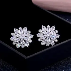 Elegant Vintage Style Sunflower Double Zircon Earrings for Women - Copper Posts, Sparkling Crystals, Suitable for Casual Wear and Special Occasions, Sunflower Earrings perfect fashion jewelry gift