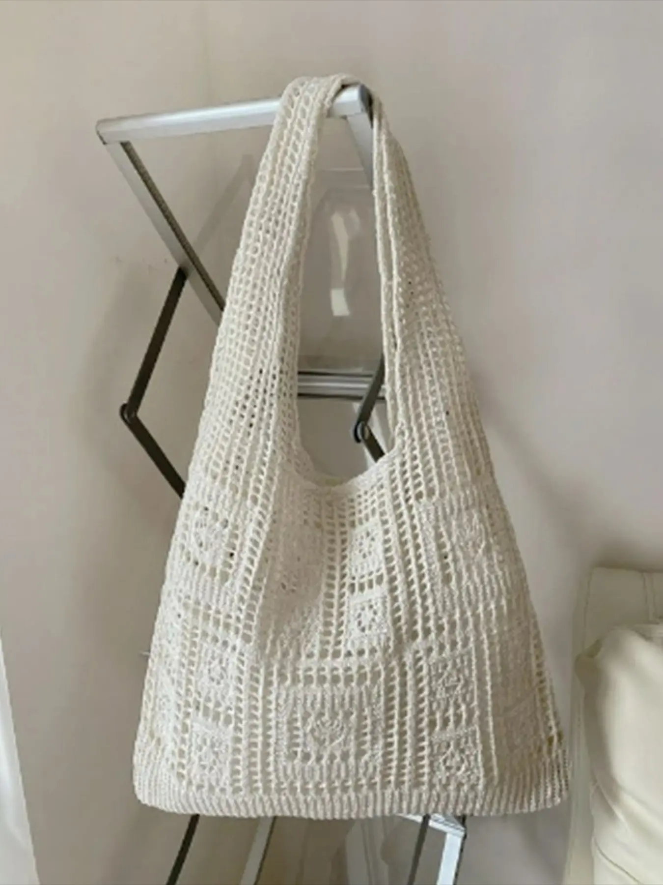 Retro crocheted hollow one-shoulder tote bag, niche design texture casual versatile shoulder bag, personality  classic lazy shoulder bag, literary fashion  suitable for daily commuting, shopping and so on, Commuter tote bag