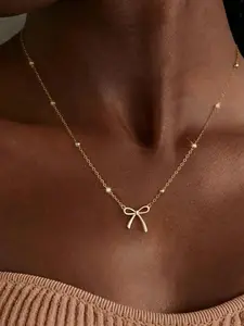Perfect Bow Necklace for Girls: Adjustable Gold-Tone Chain with a Cute and Delicate Pendant, Fashion Jewelry for Everyday Wear, a Festive Gift for Her