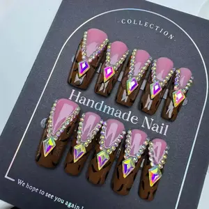 10pcs high-end The new autumn and winter two-tone V-shaped diamond-encrusted design is simple and elegant handmade fake nails