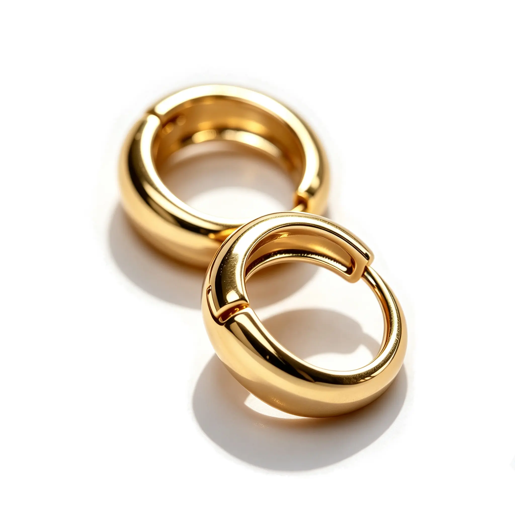Fashion Smooth Chunky Huggie Hoop Earrings, Zinc Alloy Gold Plated Minimal Small Circle Earrings, Jewelry Gift for Women weather fashionable surgical steel stud earring heart design