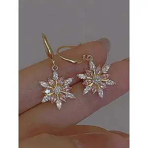 A pair of sweet, pink and diamond-encruffled, high-end, exquisite snowflake Christmas, cute and elegant, and personalized earrings for ladies Eternal Diamond Earrings