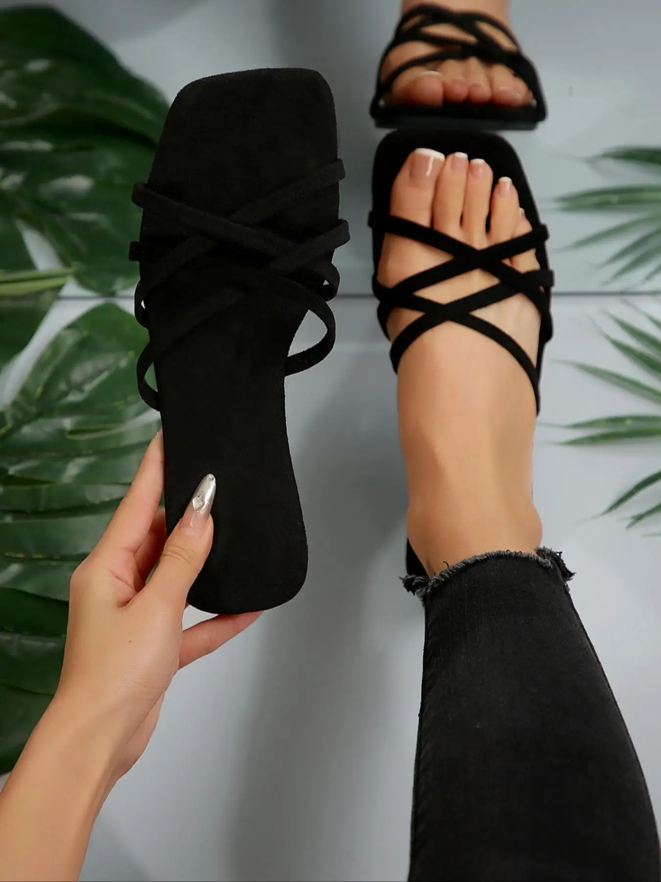 Women's Minimalist Plain Color Slides, Casual Comfortable Flat Sandals for Summer, Lightweight Breathable Shoes for Daily Wear