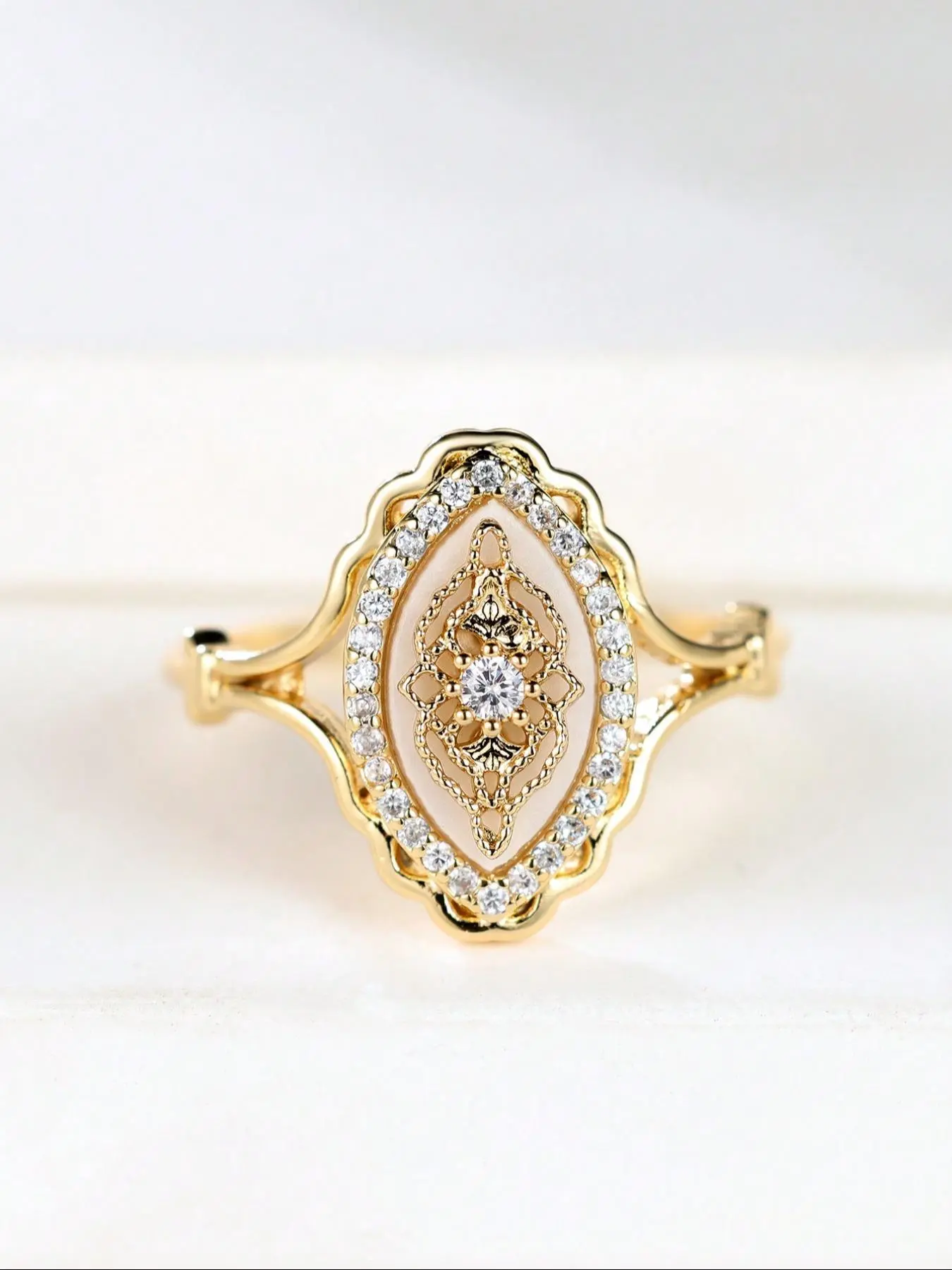 Vintage Style Artificial Zircon Inlaid Hollow Out Design Ring , Creative Design Ring for Women, Fashion Accessories for Daily Wear, Trendy All-match & Exquisite Jewelry for Birthday Gift, Vintage Rings Jewelry, Maximalist Jewelry, Fashionable Jewelry