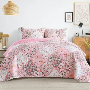 Patchwork Quilts Queen Size, Extra Soft Boho Floral Bedspreads Reversible Lightweight Full Queen Quilt Bedding Set Printed Coverlets with 2 Pillow Shams for All Seasons, Pink