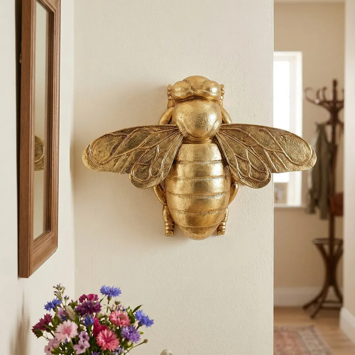 European Style Bee Decorative Hanging Ornament, Resin Hand-Painted Indoor Home Decoration, DIY Insect Frame Accessory