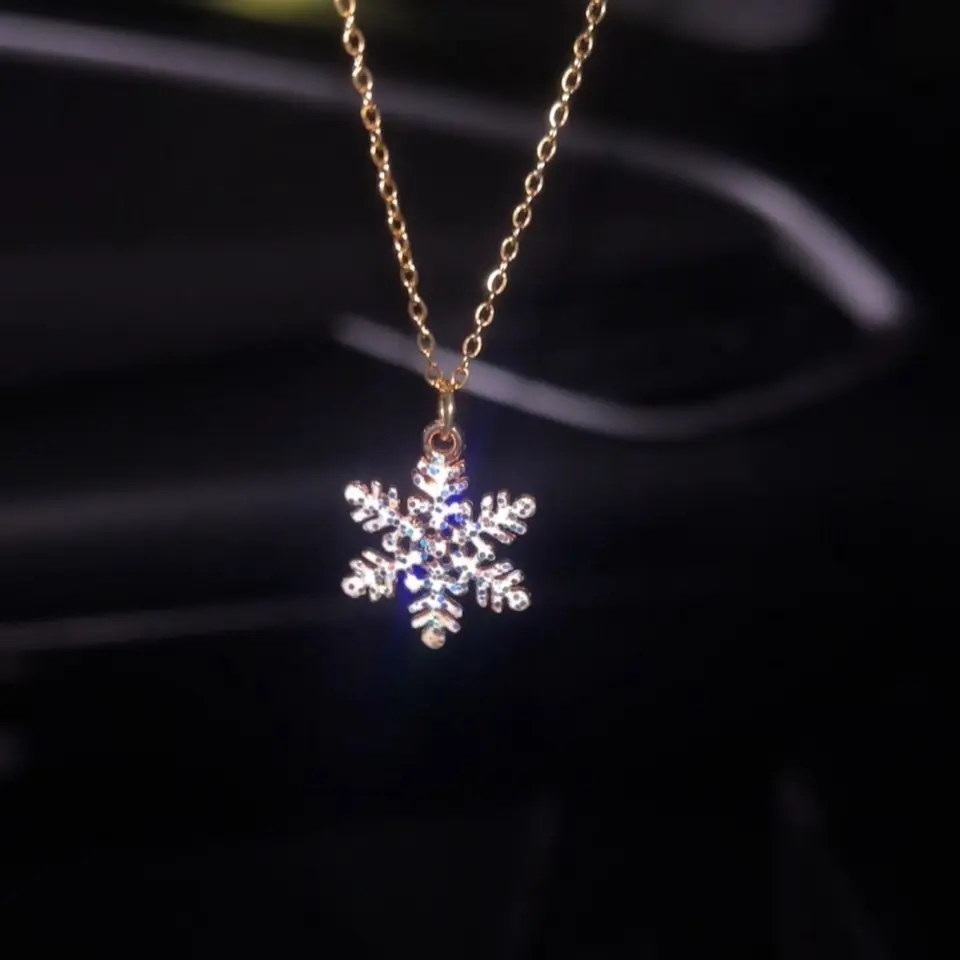 Snowflake necklace