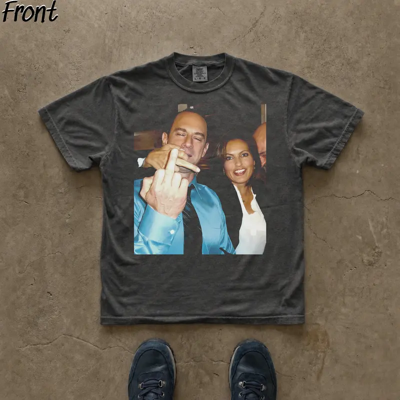 Gildan Men's Vintage Law & Order SVU Cotton Graphic T-Shirt - Menswear Short-Sleeve Round Neck Fitted Top, Iconic Duo Graphic (Elliot Stabler, Christopher Meloni, Olivia Benson, Mariska Hargitay), Lightweight Casual Streetwear, Cold Wash, All Seasons, 3XL