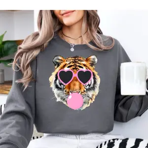 Tiger crew bubble gum tee sweatshirt