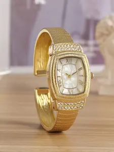 2026 Golden Bangle-Style Quartz Watch, Light Luxury Vintage Design, Analog Display, Alloy Case, Square Face, Dial, Ideal Gift