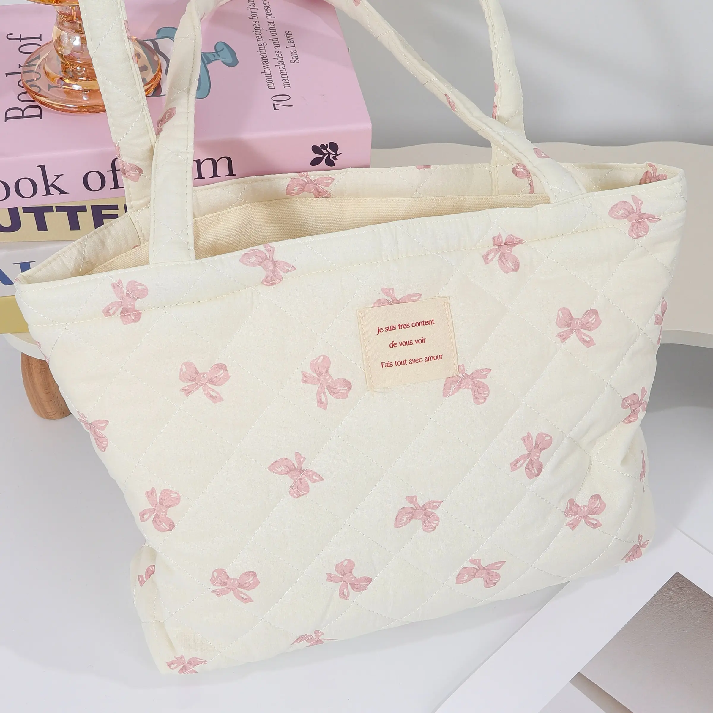 3 pcs Makeup Bags, Makeup Organizer Pouch, Printed Floral Patchwork Women Quilted One-Shoulder ToteBag Portable Large Capacity ShoppingBag, For Office CommutingTravel And Vacation Essentials CosmeticsMakeup Toiletry Storage Bag, HolidayGift Makeup Bag Set