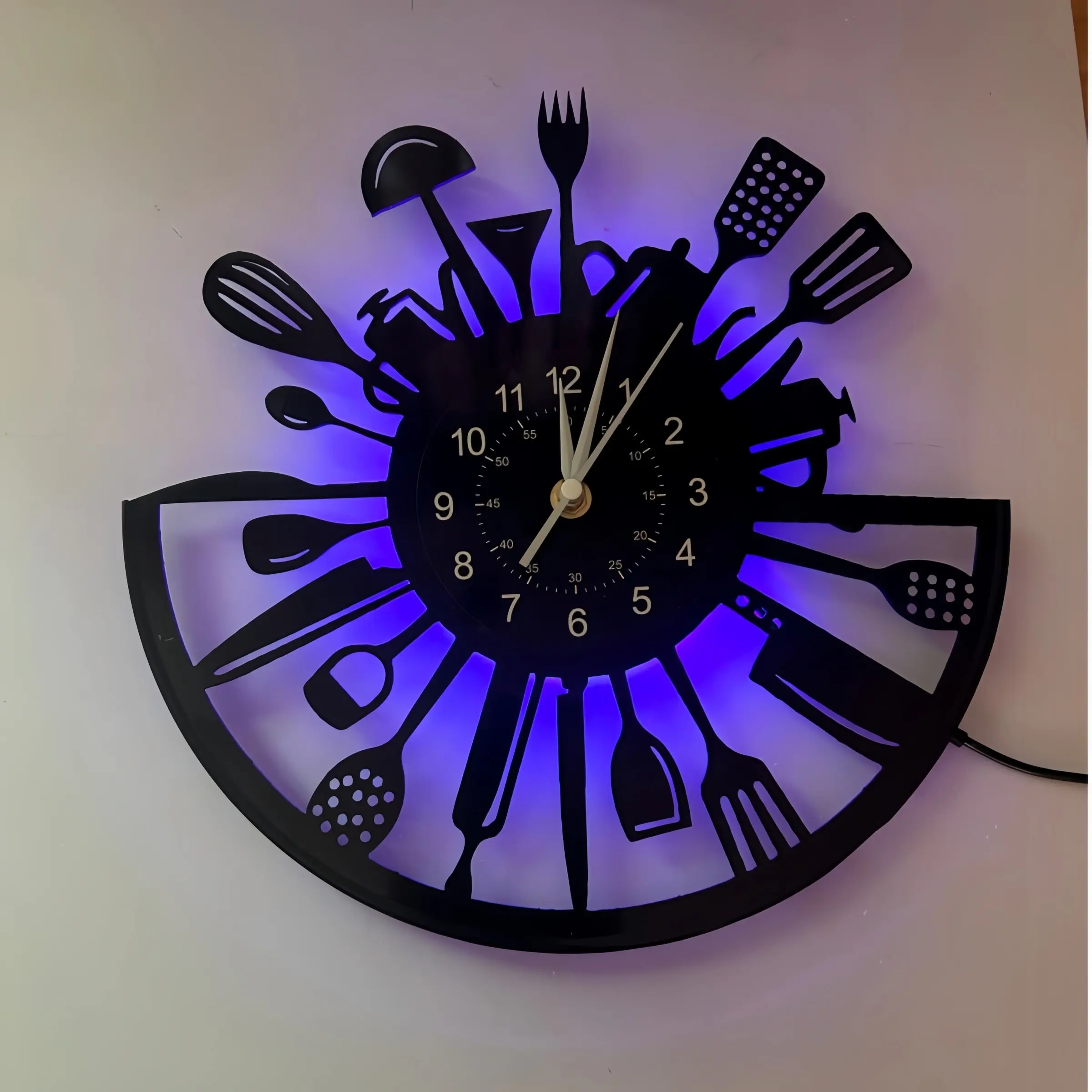 Fun Kitchen Utensil Shaped Glue Wall Clock, Trendy Home Decor for Kitchen & Dining Room, Perfect Gift for Cooking Enthusiasts