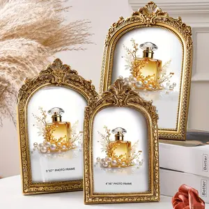 （4x6in）1PC Exquisite European Retro Window-Shaped Photo Frame - Golden Arch Lace Decor, Random Inner Paper Included, Perfect for Displaying Cherished Memories, Home Room Decoration, Wedding, Anniversary, Party, Christmas, Valentine's Gift