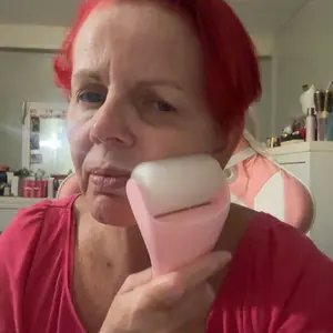 Ice Roller for Face Puffiness Relief, Ice Face Roller Skin Care, Face Ice Roller Facial Gift Smooth Soothing Comfort, Great Gift for Her