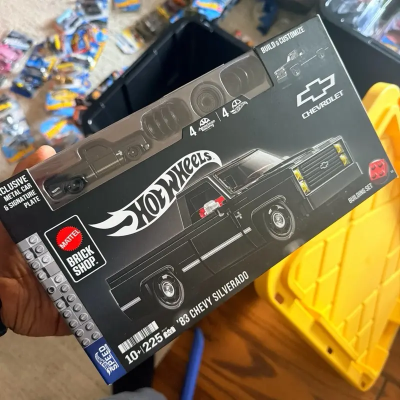 Hot wheels brick shop 83 Silverado Hot wheels brick shop 83 Silverado