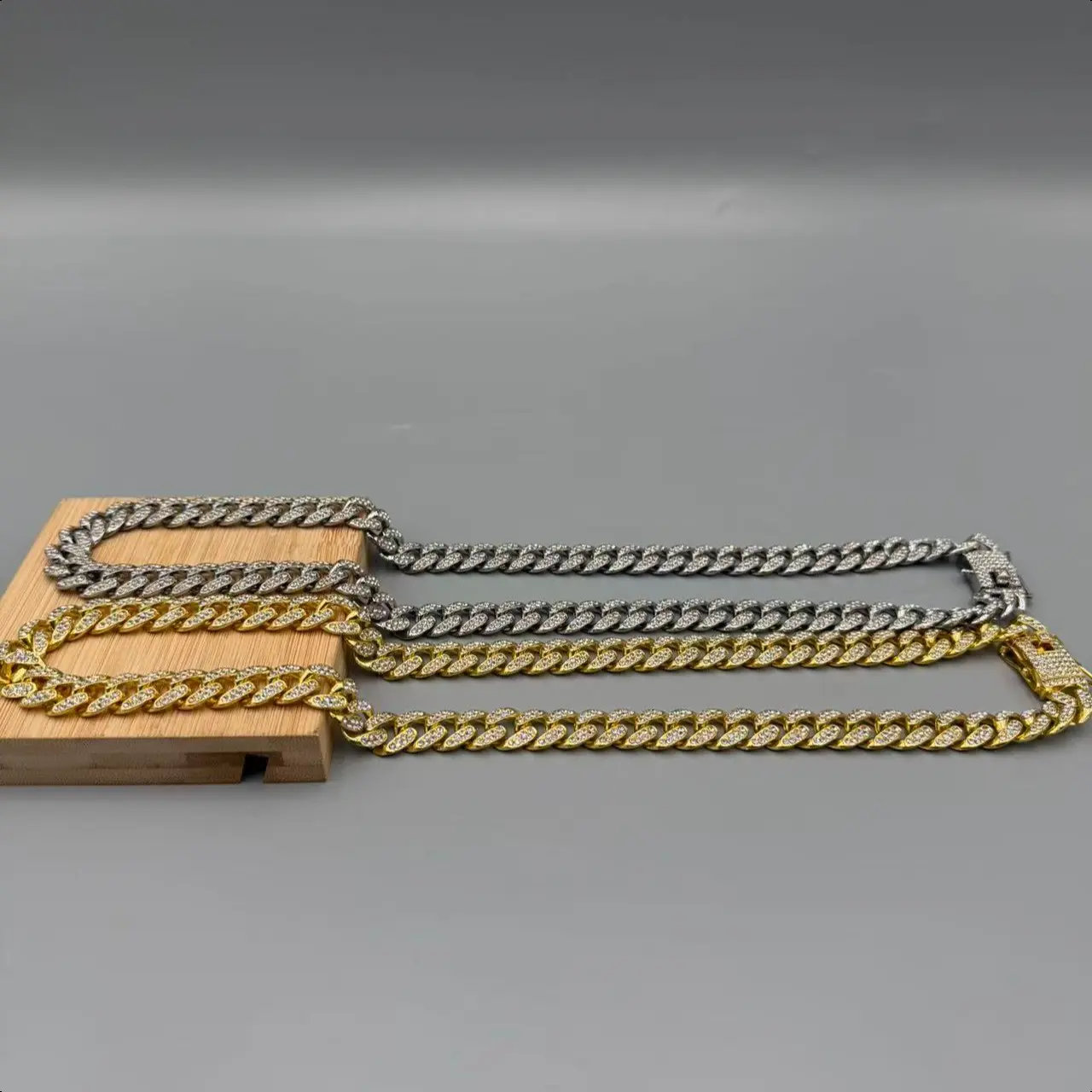 QGANCLE(SF)Oil Drip Pendant Necklace Cuban ChainChoke Chain Accessories Necklace with Metal Coating 50cmLength 102g Weight