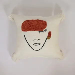 Soft decorative pillow - Embroidered Moroccan