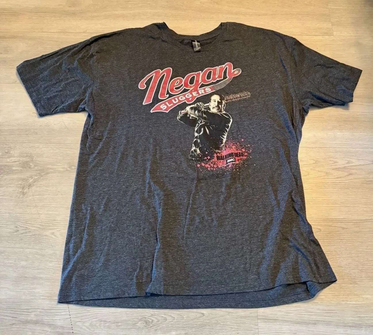 LOOTCRATE'S "NEGAN SLUGGERS" WALKING DEAD   SHORT SLEEVE T- SHIRT SIZE ADULT 2XL L