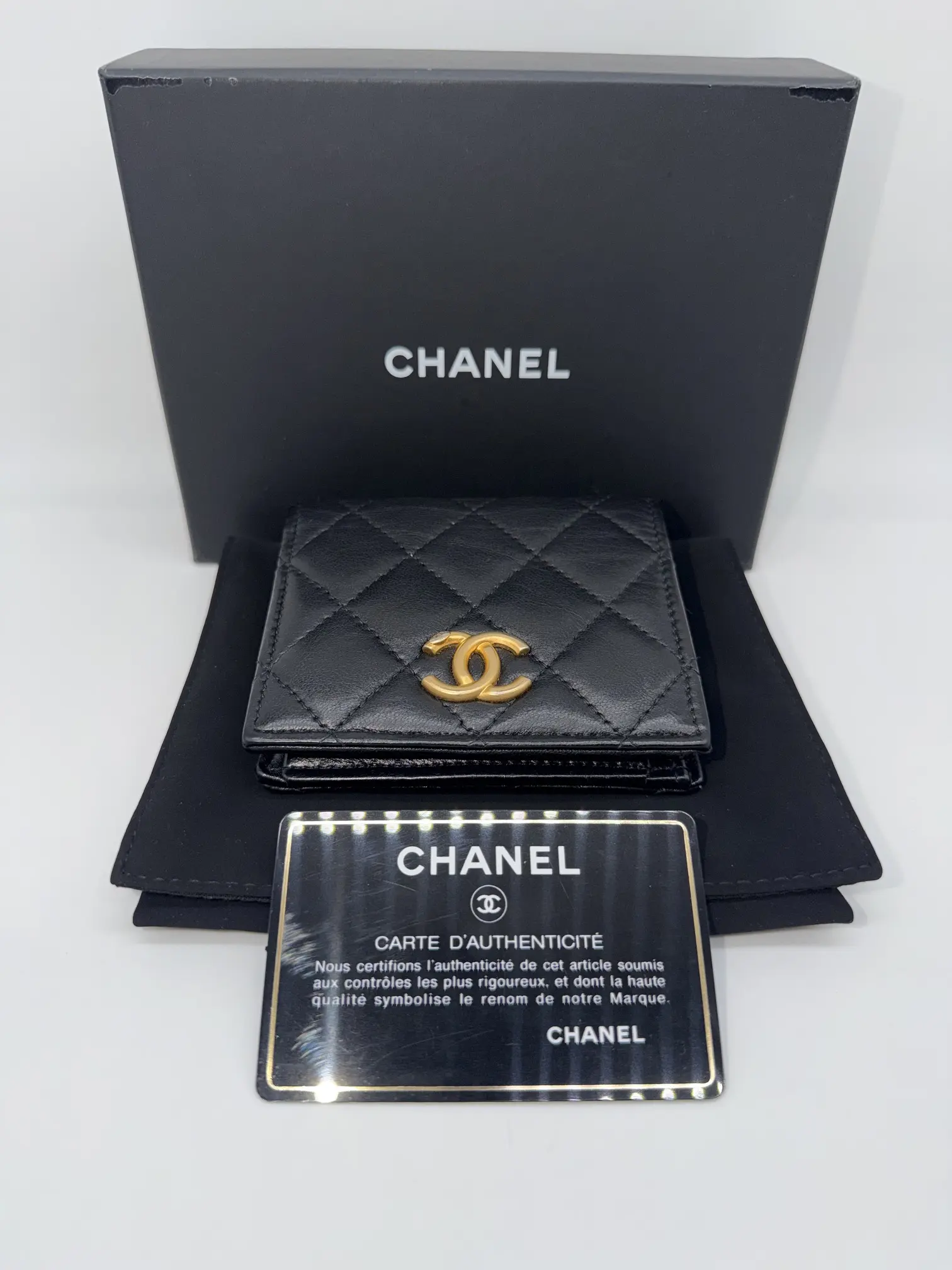 Pre-owned CHANEL Lambskin Small Leather Goods Quilted CC Compact Bifold Wallet