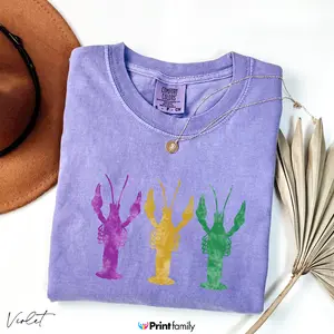 Crawfish Comfort Colors – Mardi Gras Crawfish T-Shirt, Colorful Crawfish Mardi Gras Tee, Festival Carnival Graphic Shirt, Casual Trendy Gift