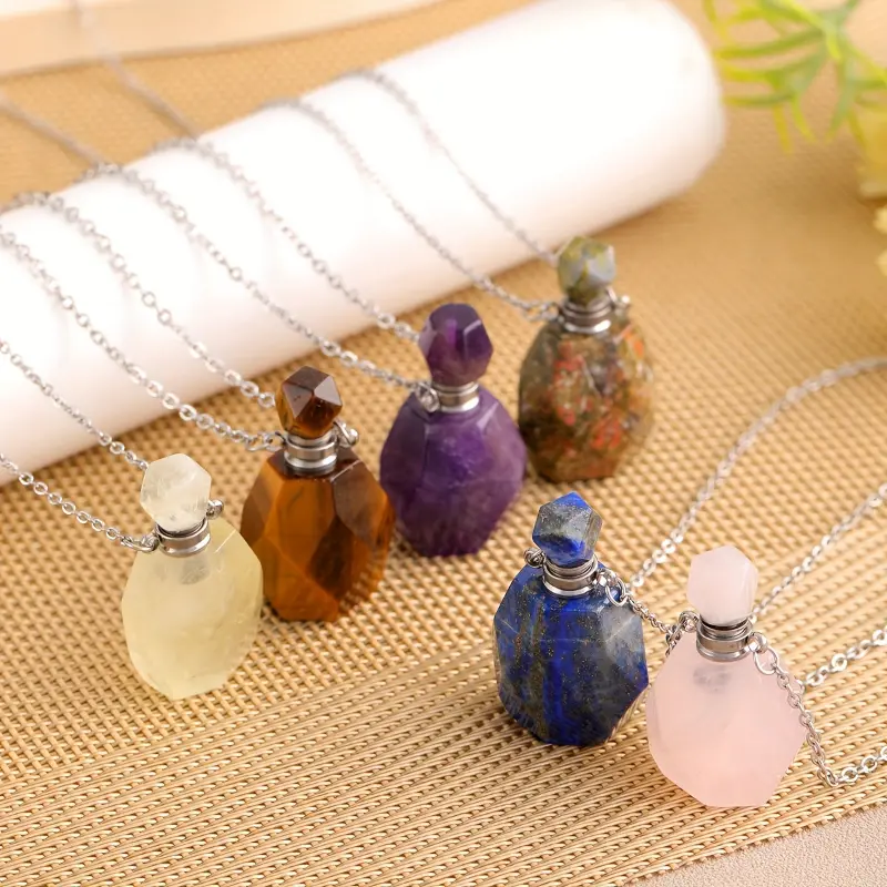 Pink Rock Crystal Pendant Necklace, Glam Carved Heart Aromatherapy Diffuser Bottle, Valentine's Day Pendant Design with Chain