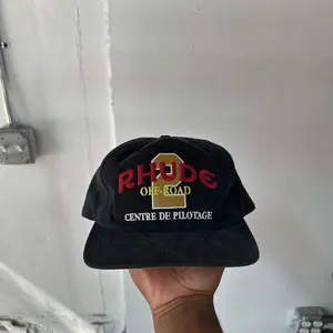RHUDE TRUCKER HAT