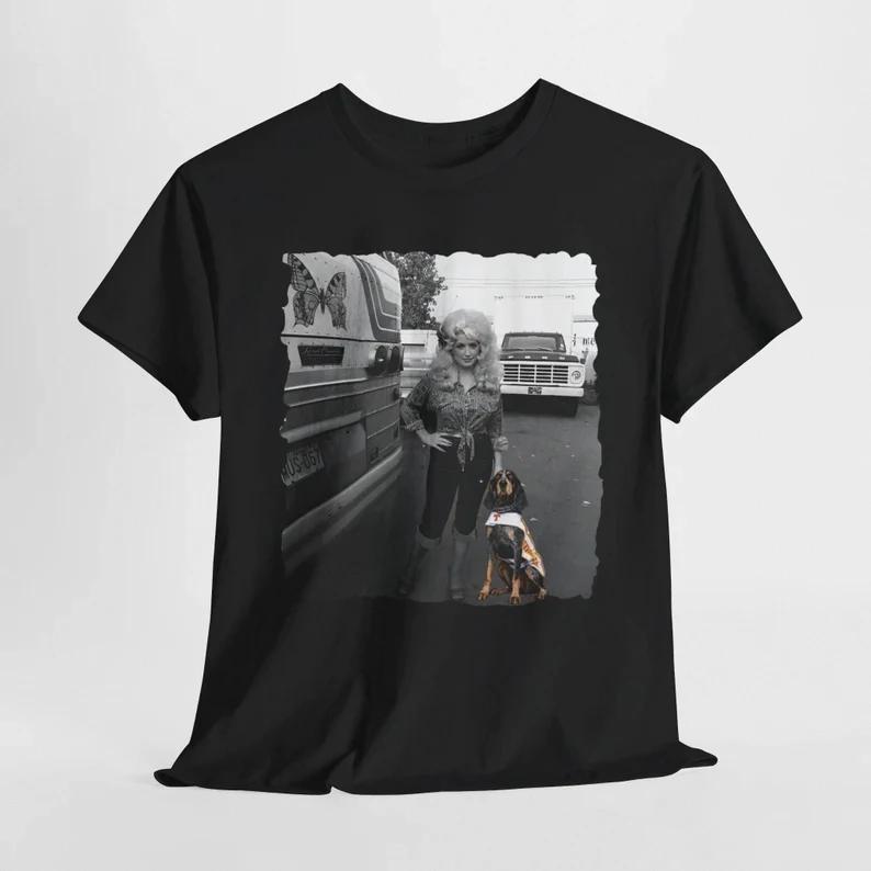 Women’s Vintage Dolly and the Dog Graphic T-Shirt – Unisex Classic Soft Stretch Top, Crewneck Sweatshirt, Graphic Hoodie