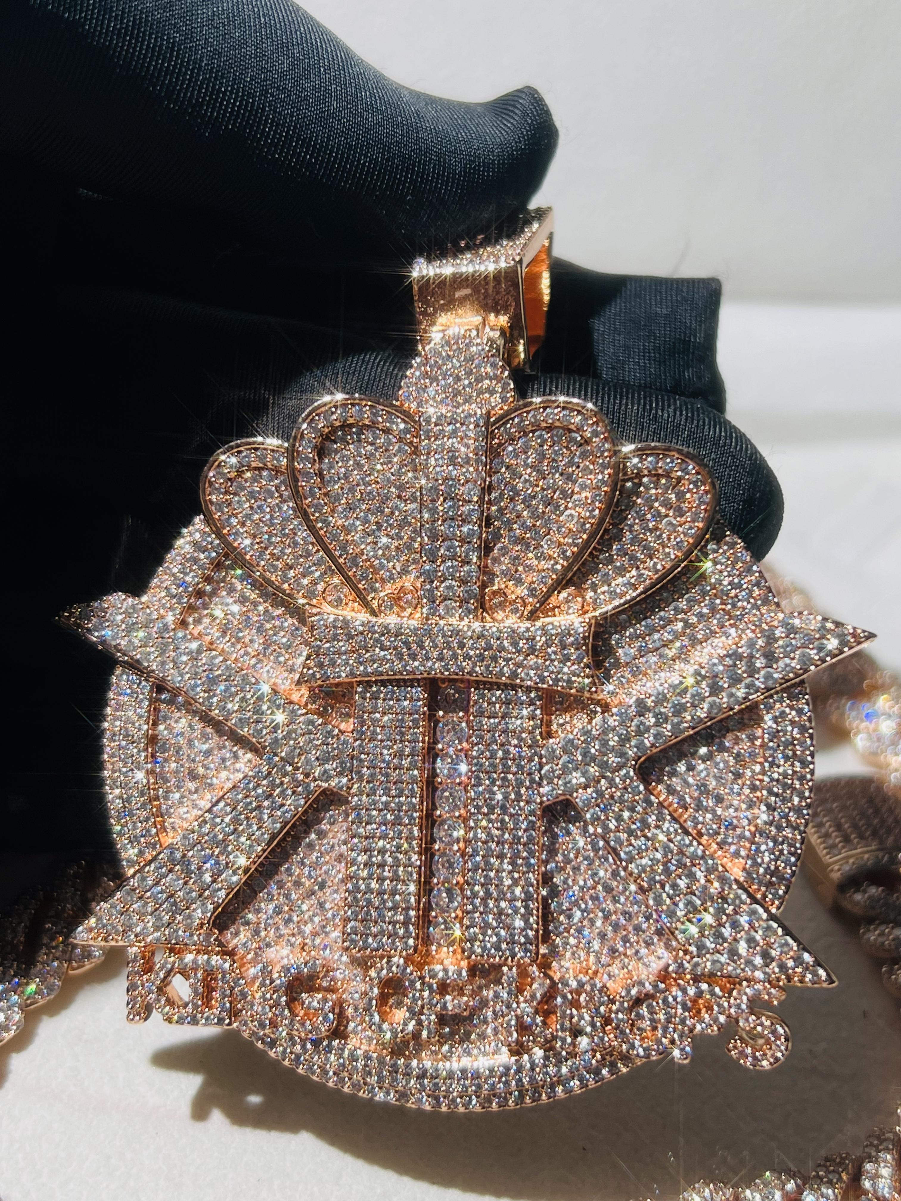 Newly designed custom KK pendant 3D crown KK custom logo iced silicone pendant, high-quality electroplated sparkling crown pendant, street hip-hop culture jewelry pendant, Valentine's Day, Father's Day, Mother's Day premium hip-hop gift ...