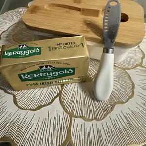 Butter Dish with Lid for Countertop, Stainless Steel Multipurpose Butter Knife, Butter Container with Double High-quality Silicone Good Kitchen Gift