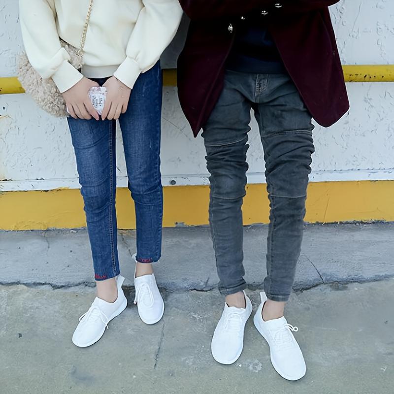 Men's and women's fashionable sports shoes with colorful flashing lights, rechargeable and breathable, suitable for parties, outdoor sports, weddings and daily wear, casual shoes, lace-up style, modern shoes colorful shoelace