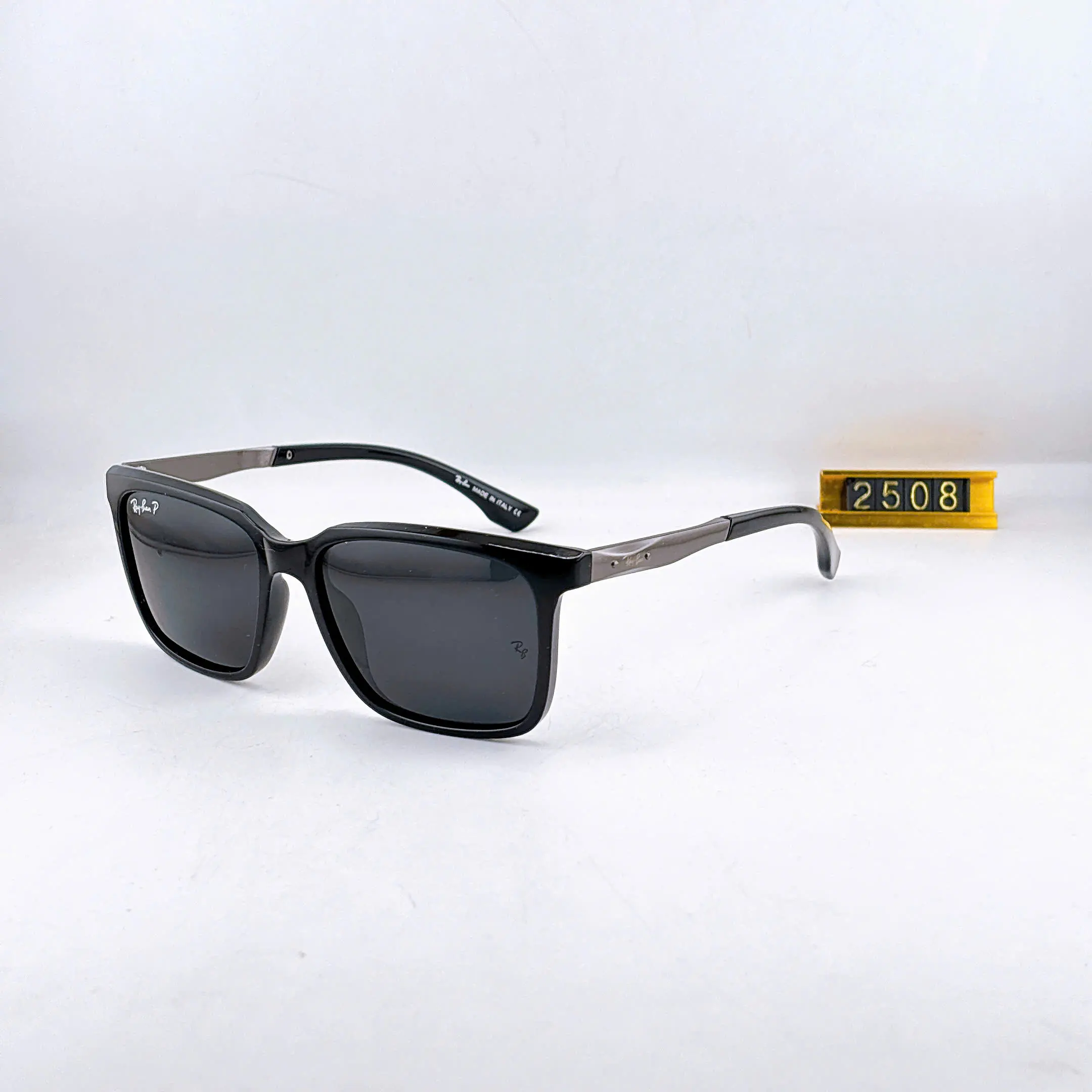 RB Polarized Black Square Sunglasses Lightweight UV400 Outdoor Travel Eyewear for Men Women, Wayfarer Sunglasses for Men Women, Lightweight Square Frame UV Protection Fashion Eyewear for Everyday Wear.
