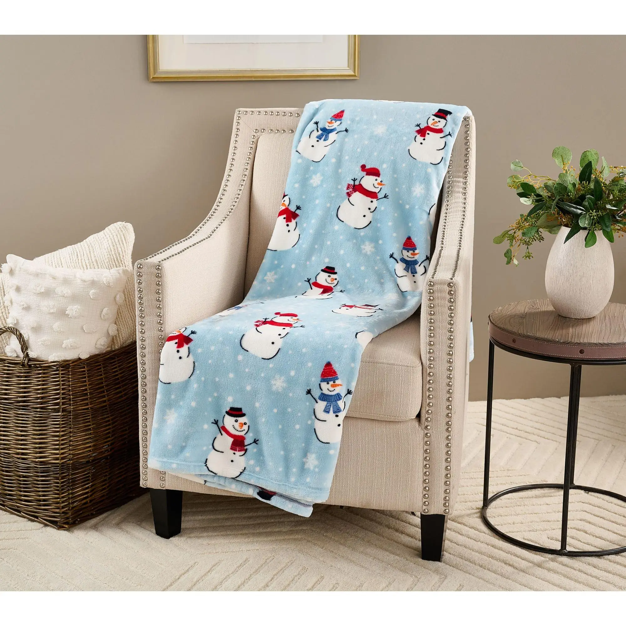 Kringle Express Oversized 60" x 80" Holiday Printed Throw