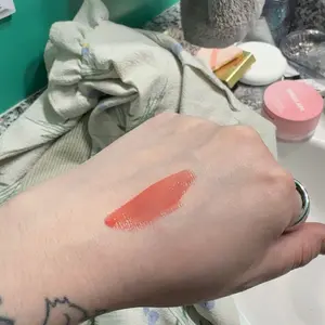 Product Review of [Laka] Mini Fruity Glam Tint — Glossy Lip Tint with a Lightweight, Non-Sticky Feel that Leaves a Transfer-Proof Stain from S**a ** B**y ** F**y **