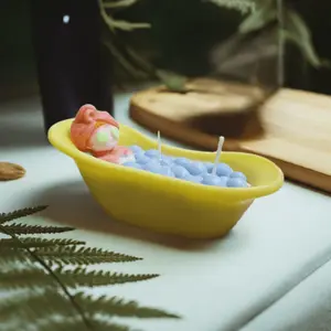 Bathtub Shaped Relaxation Candle - Soft Lighted Wax for Relaxation and Meditation