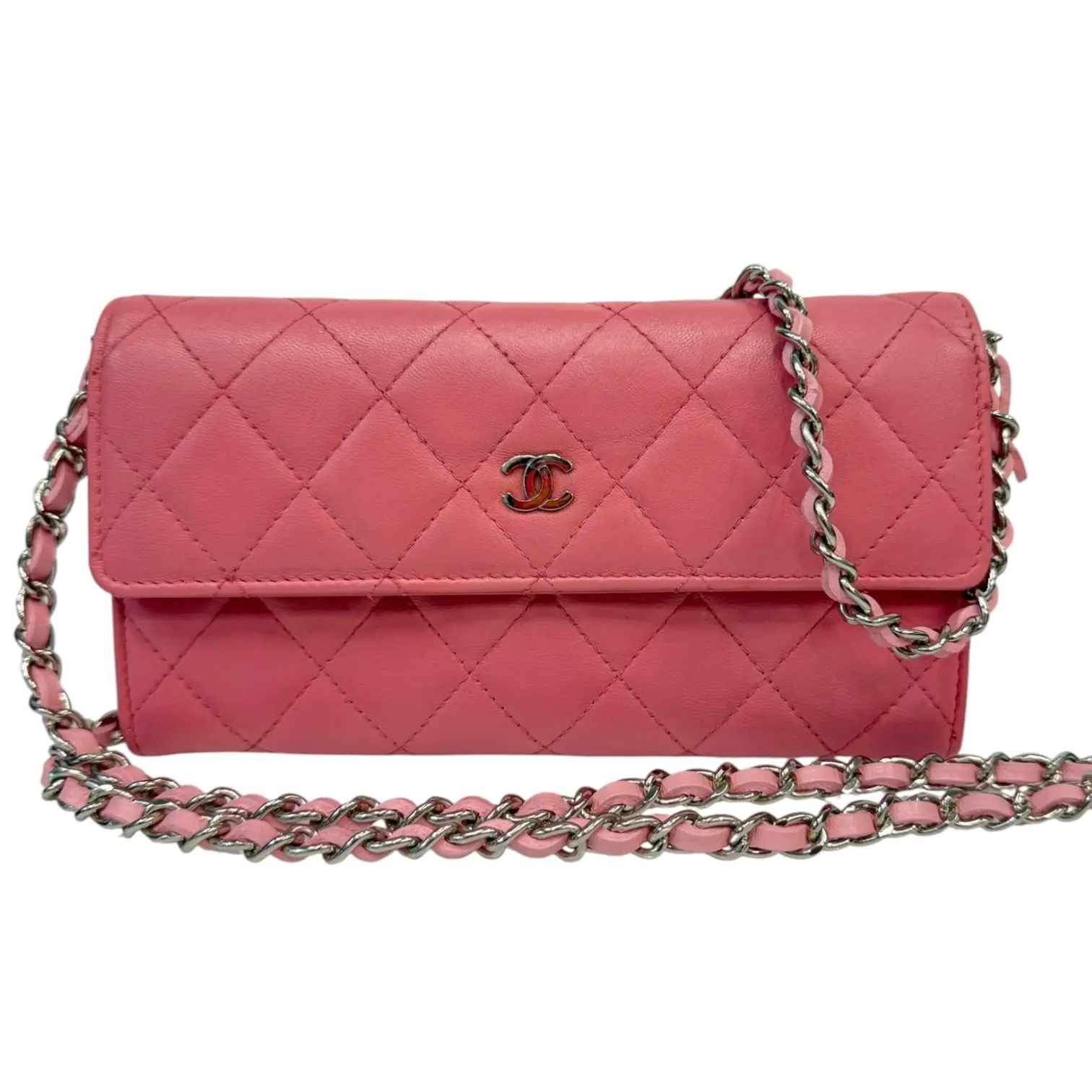 Pre-owned CHANEL Leather Crossbody Bags Pink Quilted Lambskin SHW Long Flap Wallet
