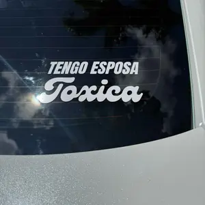 Tengo Esposa tóxica (vinyl sticker)