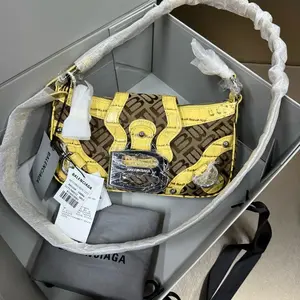 Pre-owned Balenciaga Canvas Shoulder Bags 7.8'' R3159 Shoulder Bag C5436175179 0323 T3 Mia