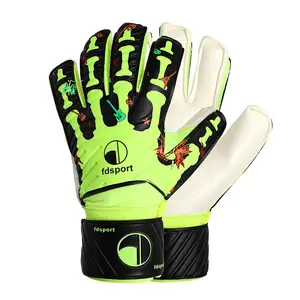 New football goalkeeper gloves with finger protection, latex palm, suitable for adult and children training 	   football drip soccer accessories goalie