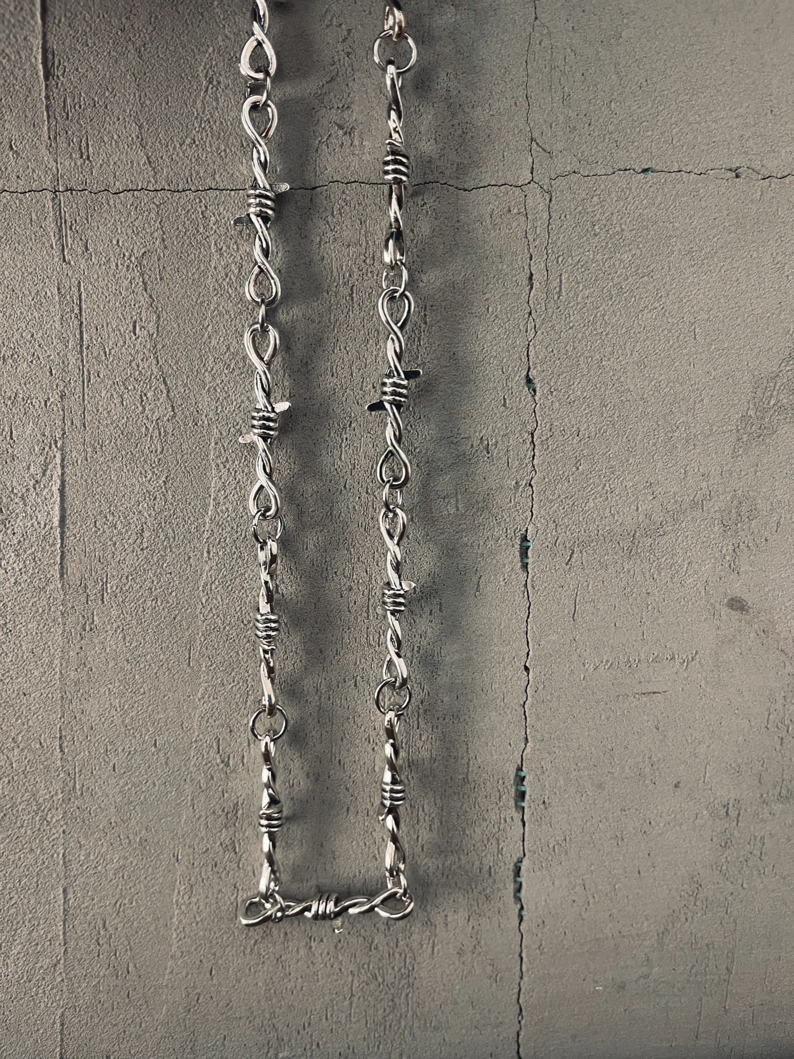 Metal Barbed Wire Choker