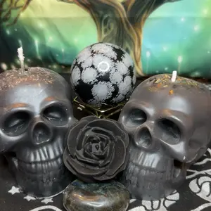 Large Skull free form Protection Candle