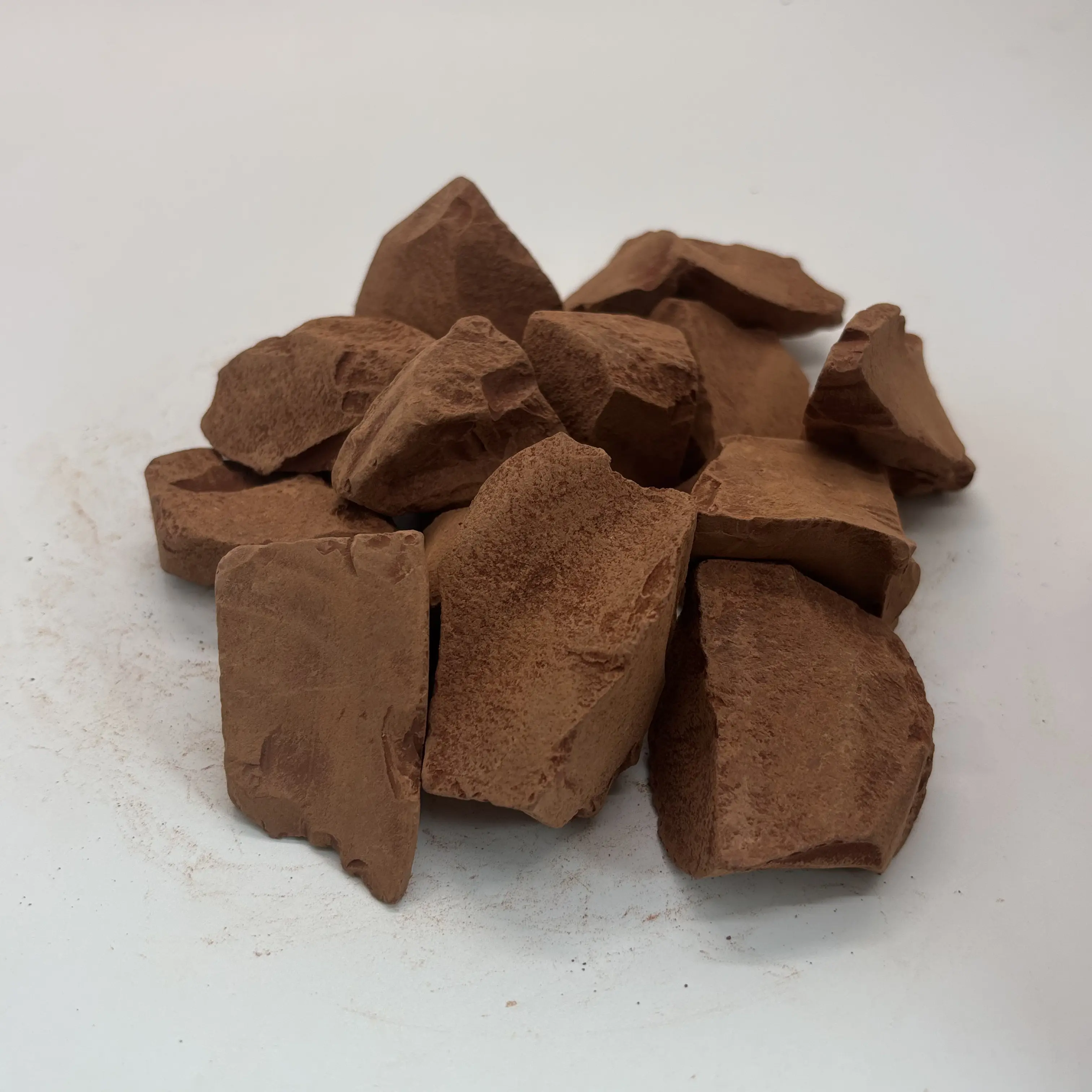 Ural Red Kaolin Clay for Home Improvement & Garden Soil, 100% Natural No-Additives Clay for Self-Care Projects, 200g(7oz) with Hard-Crisp Texture & Slight Stickiness When Wet