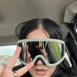 Unisex One-Piece Large-Frame Ski Goggles: Day-Night Versatile Lens, Padded Windproof Fit for Skiing/Snowboarding, High-Definition Anti-Fog Shades for Mountaineering & Winter Adventures